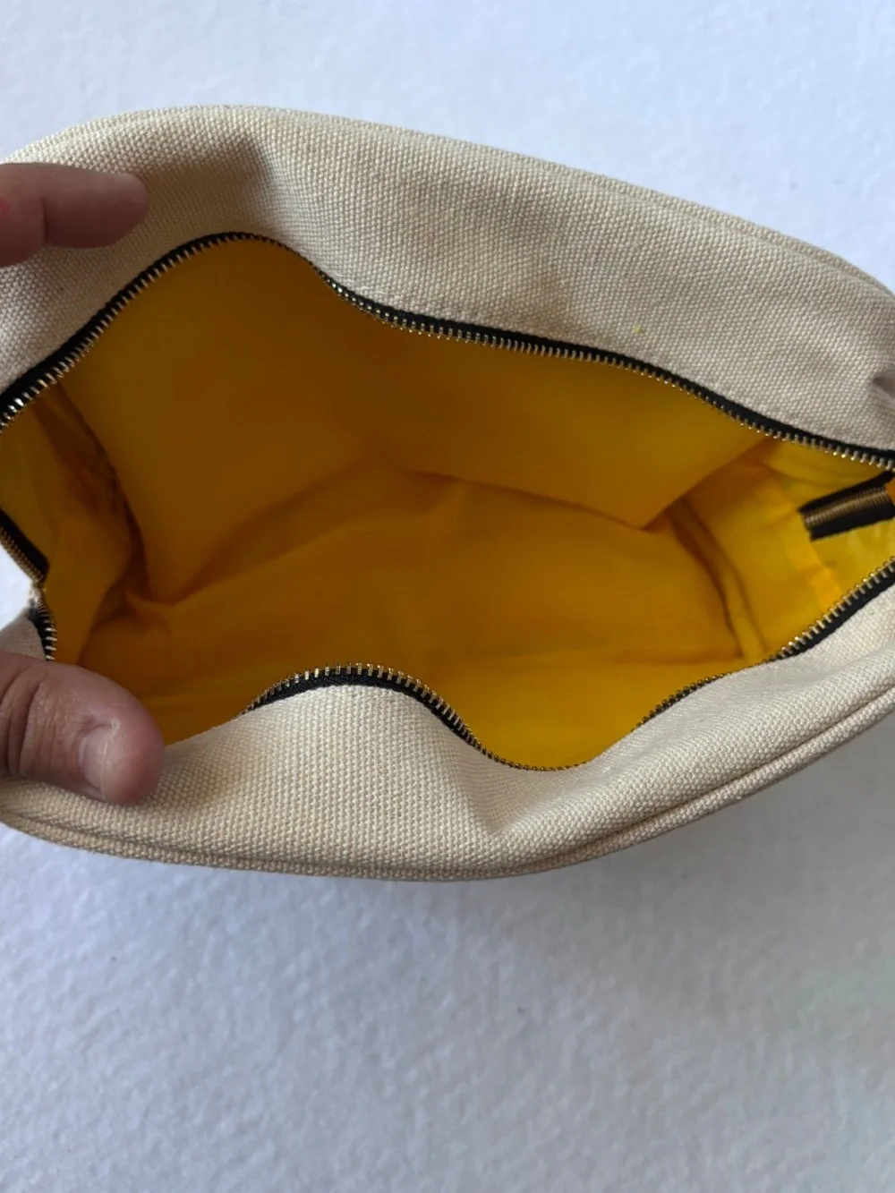 New Marc Jacobs Daisy Canvas Cosmetic Bag Pouch Makeup Case with Box